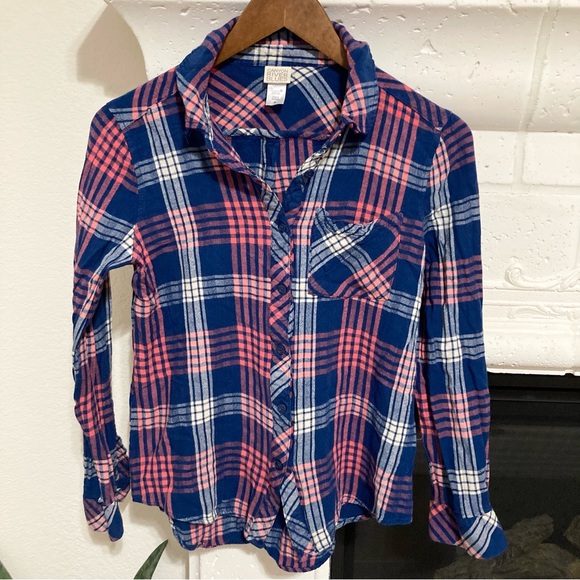 Canyon River Blues Tops - Blue and Pink Plaid Button Down Shirt Size XS